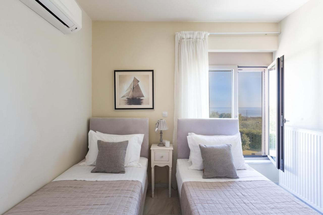 Lux Villa Mia With Heated Pool, 2Km To Beach & Childrens Area! Mikro Metochi 외부 사진