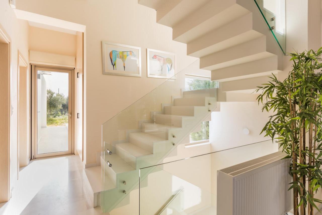 Lux Villa Mia With Heated Pool, 2Km To Beach & Childrens Area! Mikro Metochi 외부 사진