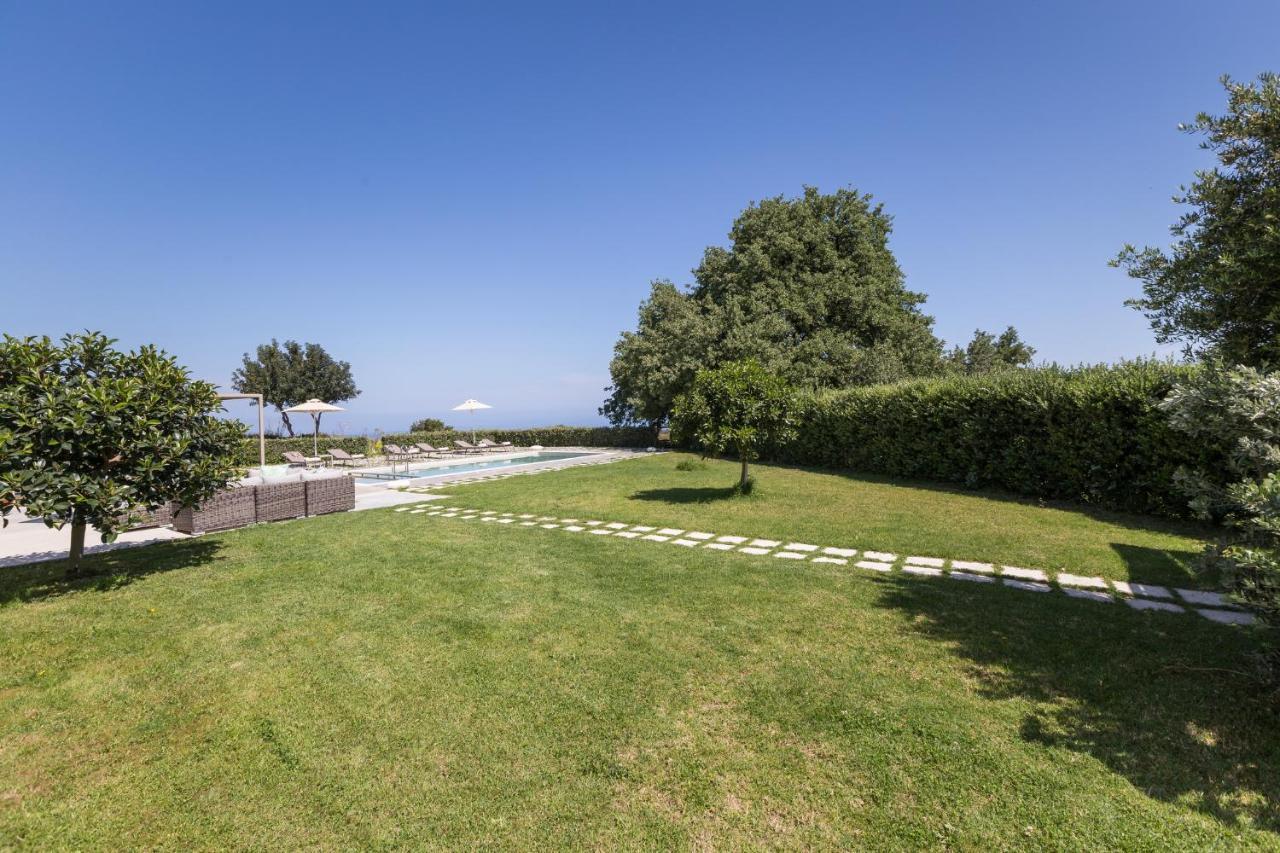 Lux Villa Mia With Heated Pool, 2Km To Beach & Childrens Area! Mikro Metochi 외부 사진
