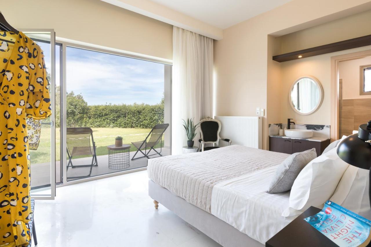 Lux Villa Mia With Heated Pool, 2Km To Beach & Childrens Area! Mikro Metochi 외부 사진