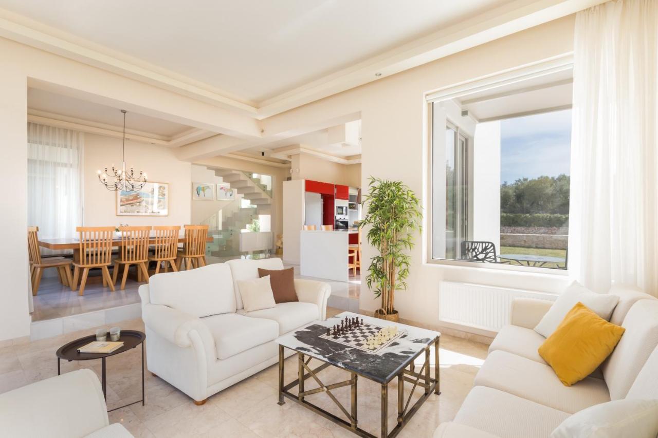 Lux Villa Mia With Heated Pool, 2Km To Beach & Childrens Area! Mikro Metochi 외부 사진