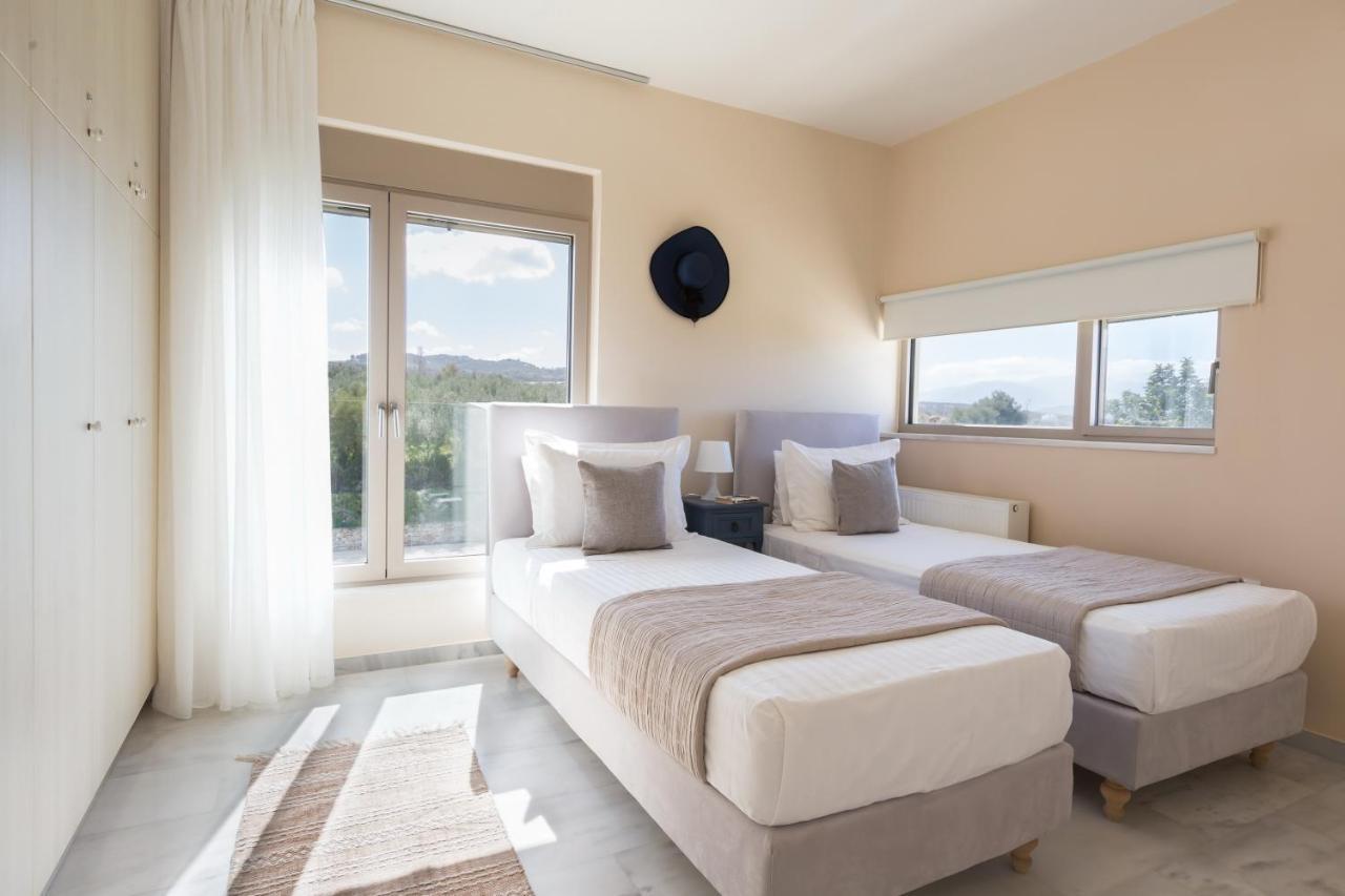 Lux Villa Mia With Heated Pool, 2Km To Beach & Childrens Area! Mikro Metochi 외부 사진